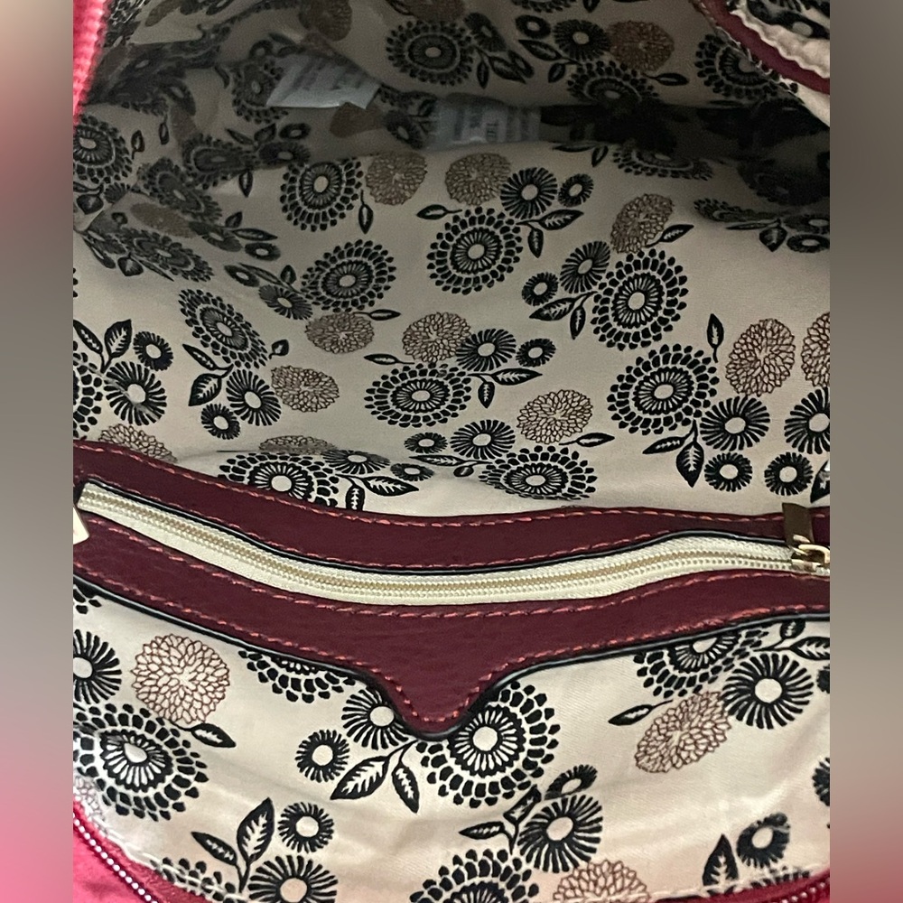 Chic Burgundy Fringe Shoulder Bag - Picture 5 of 8